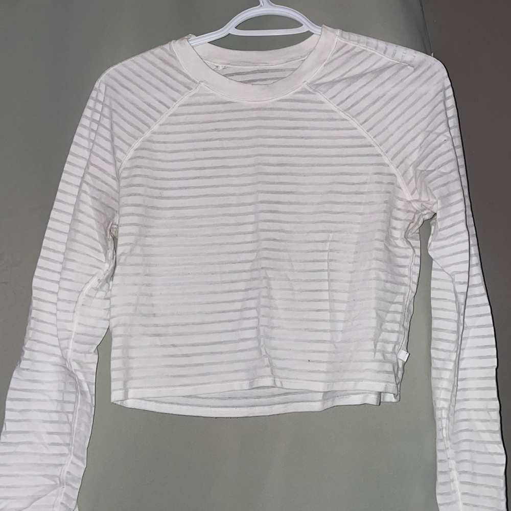 Lululemon long sleeve crop size 8